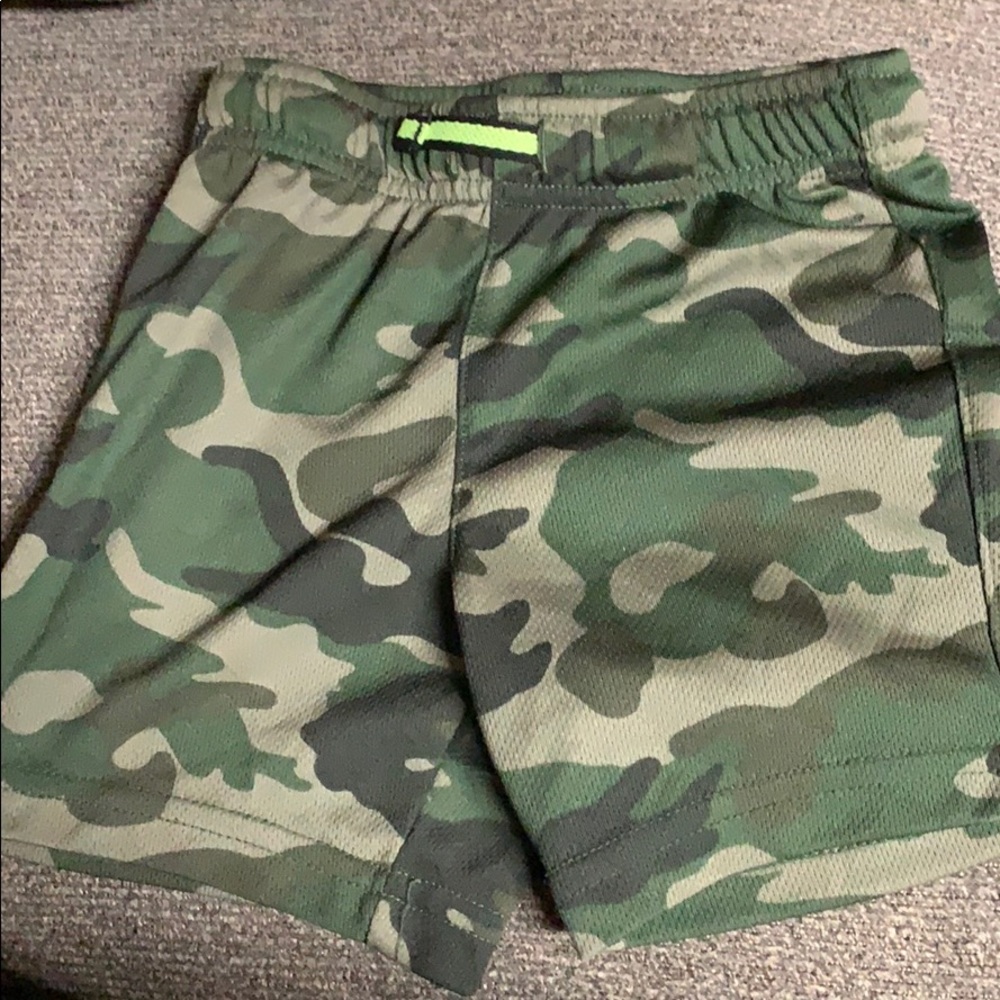 Old navy toddler camo mesh shorts